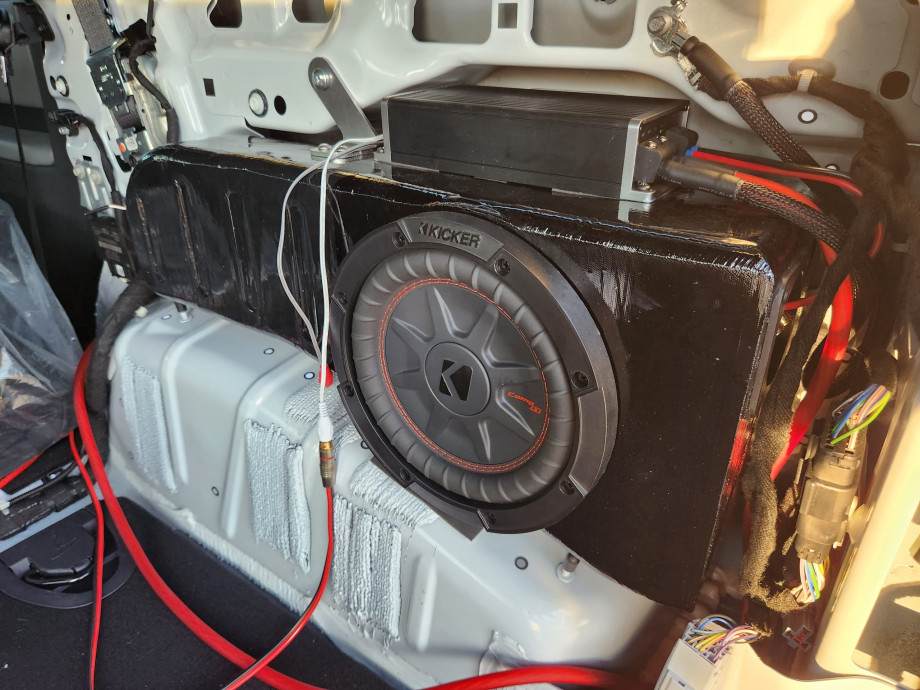 Bronco Subwoofer Round