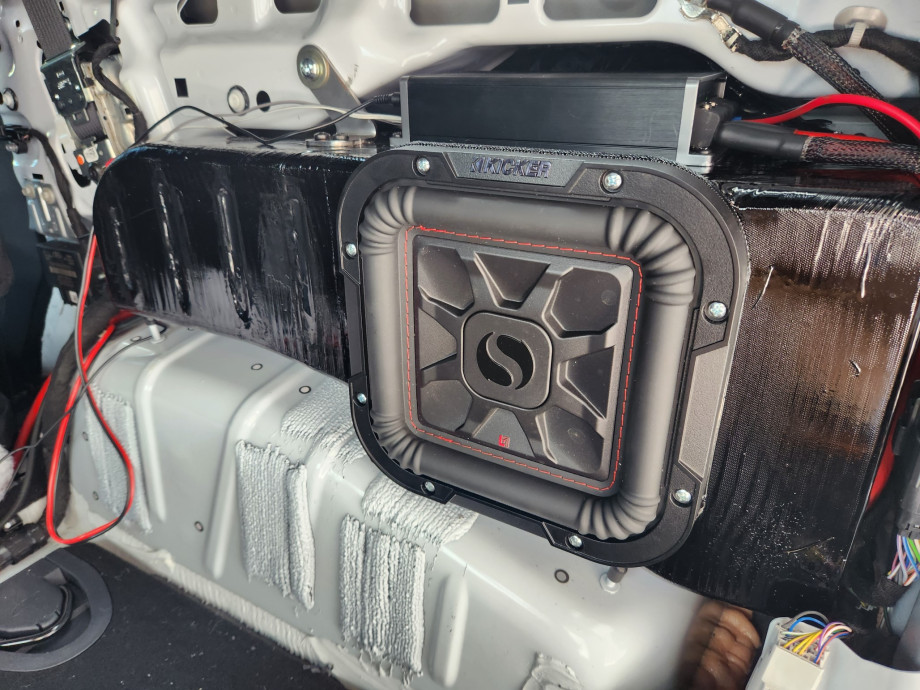 Bronco Subwoofer Square